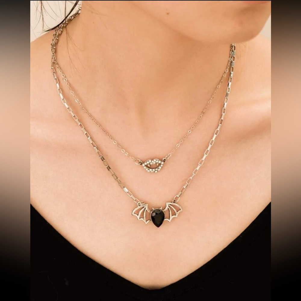 🦇 Awesome Layered Jeweled Bat Wing And Blingedout Vampire Mouth Necklace 🧛‍♀️